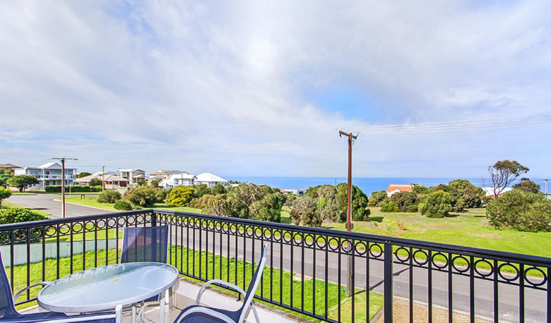 Accommodation Image for Whale Views Beachhouse