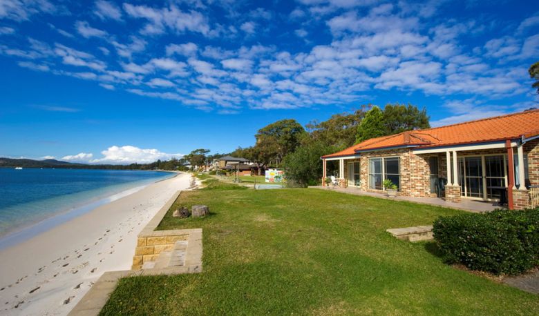 Accommodation Image for Salamander Beach Front