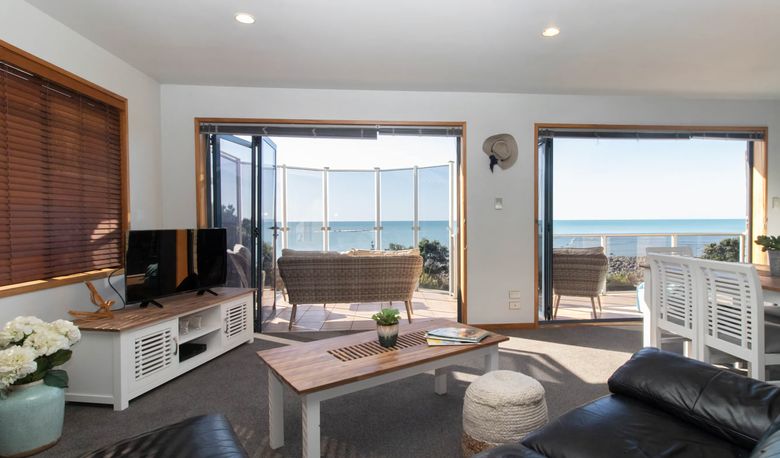 Accommodation Image for BEACHFRONT BLISS ON WANAKA