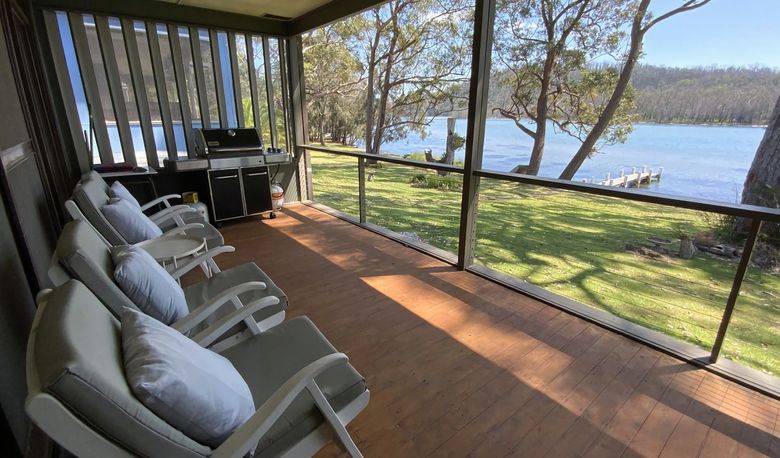 Accommodation Image for LAKES EDGE @ LAKE CONJOLA