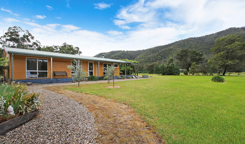 Accommodation Image for Feathertop Views and Dorm