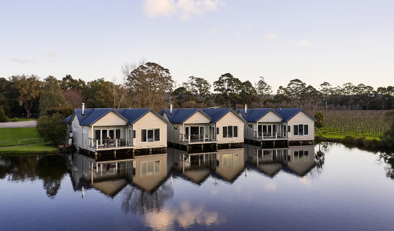 Accommodation Image for Lakeside Villas