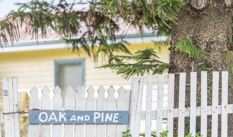 Accommodation Image for Oak And Pine