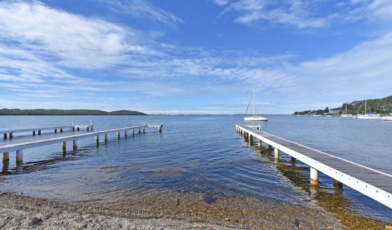 Accommodation Image for Carey Bay 180 degree Water