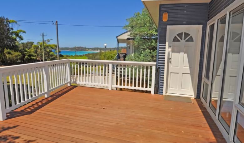 Accommodation Image for Sea Breeze Beach House