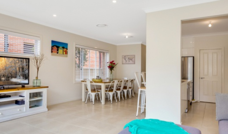 Accommodation Image for 4 bedroom 2 level house,